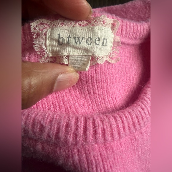 Btween pink knitted 2pc outfit long-sleeve, ruffle-trim top, flared pants. 2T - Picture 4 of 5